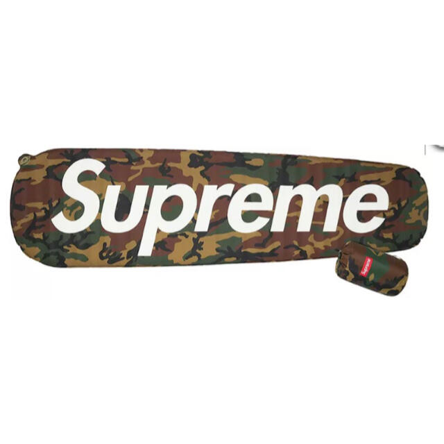 Supreme(シュプリーム)のSupreme®/Sleeping Mat camo カモ柄 スポーツ/アウトドアのアウトドア(寝袋/寝具)の商品写真