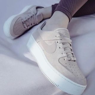 ナイキ(NIKE)のナイキ エア フォース 1 セージ LOW ウィメンズシューズ (スニーカー)