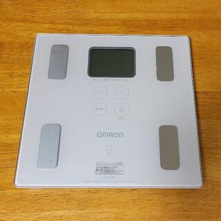 オムロン(OMRON)のオムロン 体重計 HBF-215F ホワイト(HBF-215F-W)(体重計)