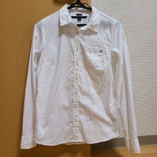 トミーヒルフィガー(TOMMY HILFIGER)のTOMMY HILFIGER　白　シャツ(シャツ/ブラウス(半袖/袖なし))