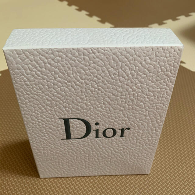 Dior(ディオール)のDior ギフトBOX インテリア/住まい/日用品のオフィス用品(ラッピング/包装)の商品写真