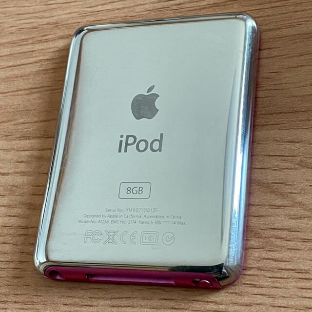 iPod(アイポッド)のiPod nano 第3世代　8GB 中古　動作品 スマホ/家電/カメラのオーディオ機器(ポータブルプレーヤー)の商品写真