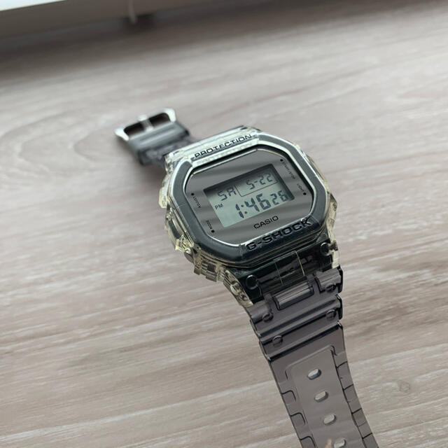 G-SHOCK(ジーショック)のG-SHOCK DW-5600SK-1DR Gショック スケルトン クリア メンズの時計(腕時計(デジタル))の商品写真