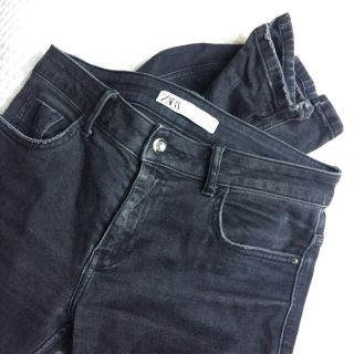 ザラ(ZARA)の⭐︎ZARA；【ダメージ品】ストレッチブラックデニム Size L(デニム/ジーンズ)