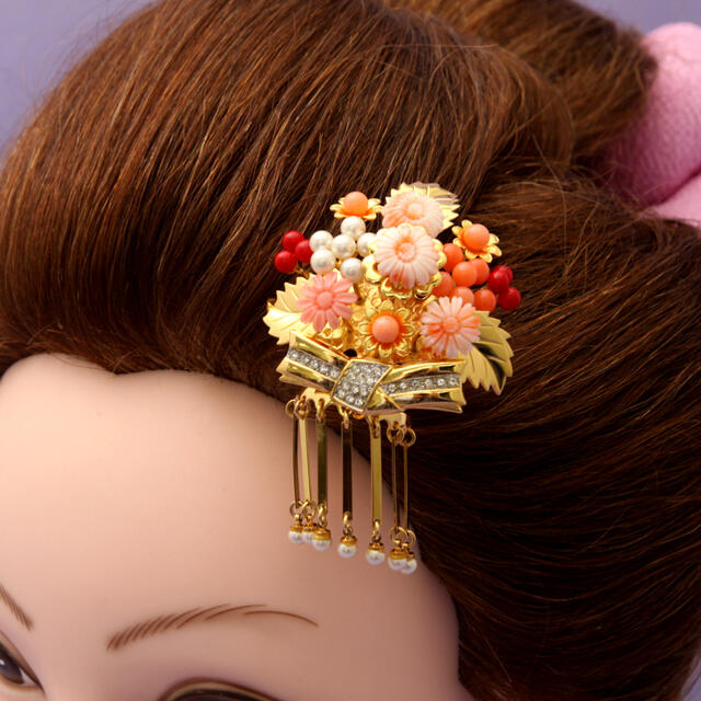 彫金かんざし2本セット(本サンゴ菊花と結び) レディースのヘアアクセサリー(ヘアピン)の商品写真