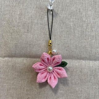 お花のストラップ　つまみ細工(その他)