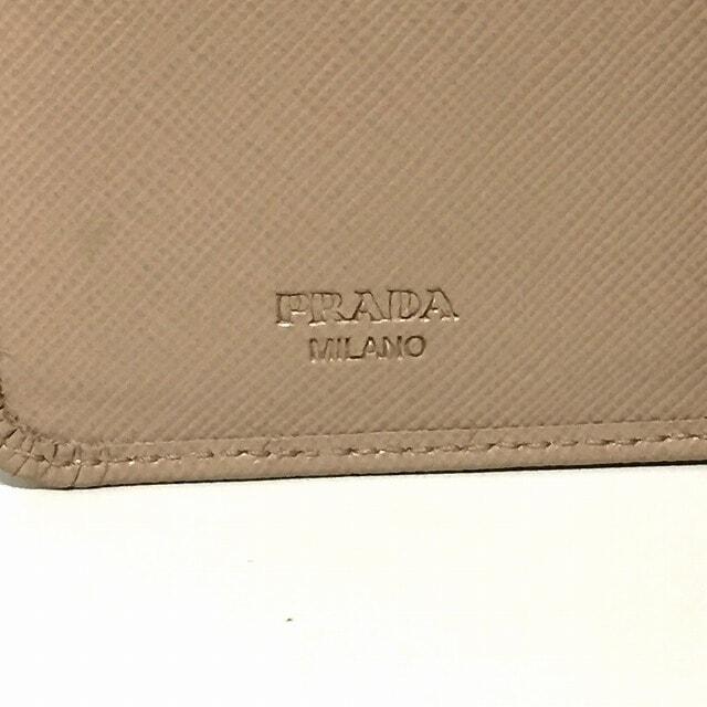 PRADA(プラダ)のプラダ 2つ折り財布 - ベージュ レザー レディースのファッション小物(財布)の商品写真