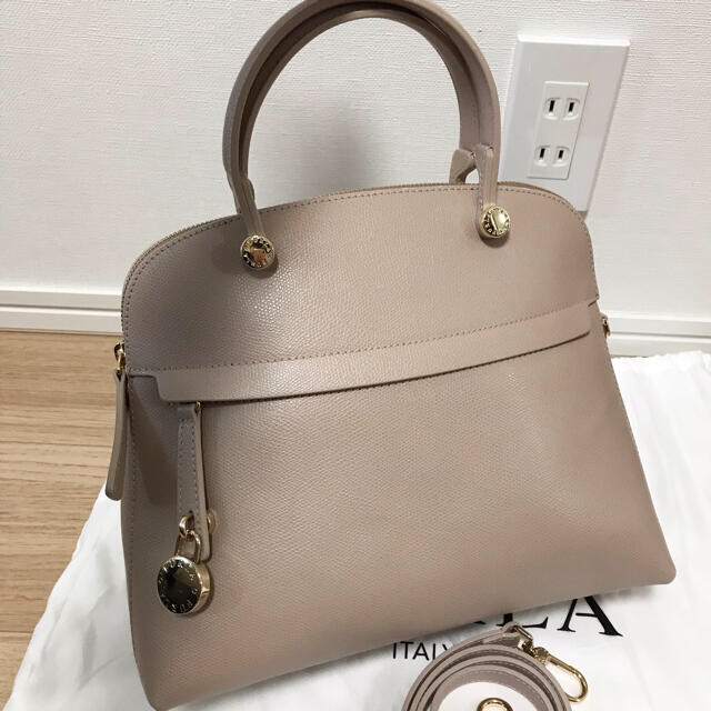 ポイント2倍 FURLA パイパー ベージュ - 通販 - motelparati.com.br