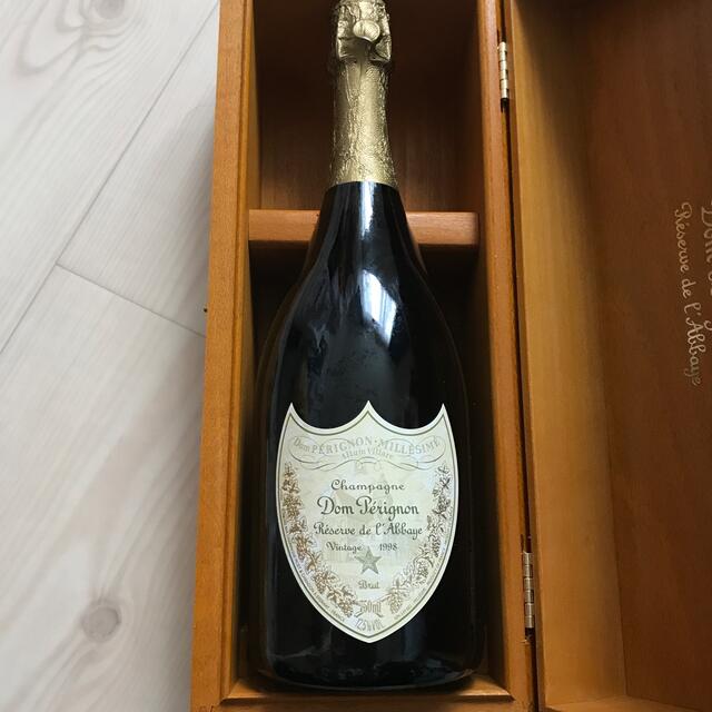 Dom Pérignon(ドンペリニヨン)のドンペリゴールド1998年 食品/飲料/酒の酒(シャンパン/スパークリングワイン)の商品写真