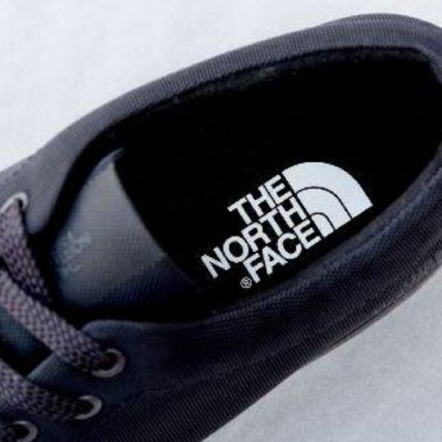 THE NORTH FACE(ザノースフェイス)のTHE NORTH FACE シャトルレース ブラック NF52141 28cm メンズの靴/シューズ(スニーカー)の商品写真