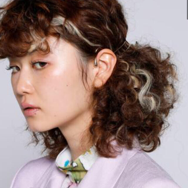 mame(マメ)のjurk×MURRAL haircuff gold 新品試着のみ ハンドメイドのアクセサリー(ヘアアクセサリー)の商品写真