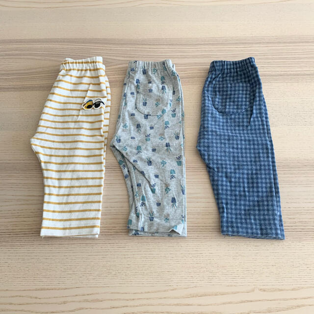 UNIQLO(ユニクロ)のユニクロ レギンス パンツ ７分 90 3本セット キッズ/ベビー/マタニティのキッズ服男の子用(90cm~)(パンツ/スパッツ)の商品写真