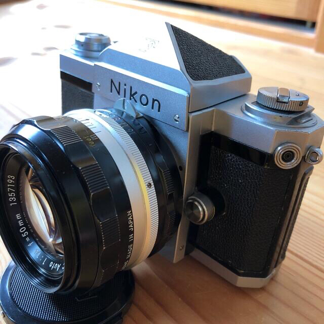 Nikon(ニコン)のNikon ニコン　F アイレベル　フィルムカメラ　単焦点　レンズ　送料込み スマホ/家電/カメラのカメラ(フィルムカメラ)の商品写真