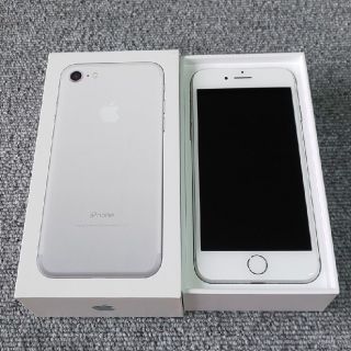 アップル(Apple)のiPhone 7 128GB  （SIMロック解除済み）(スマートフォン本体)