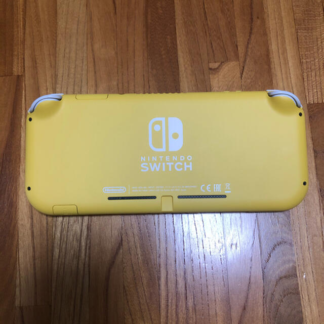 Nintendo Switch(ニンテンドースイッチ)の任天堂　Nintendo Switch Lite イエロー　中古 エンタメ/ホビーのゲームソフト/ゲーム機本体(家庭用ゲーム機本体)の商品写真