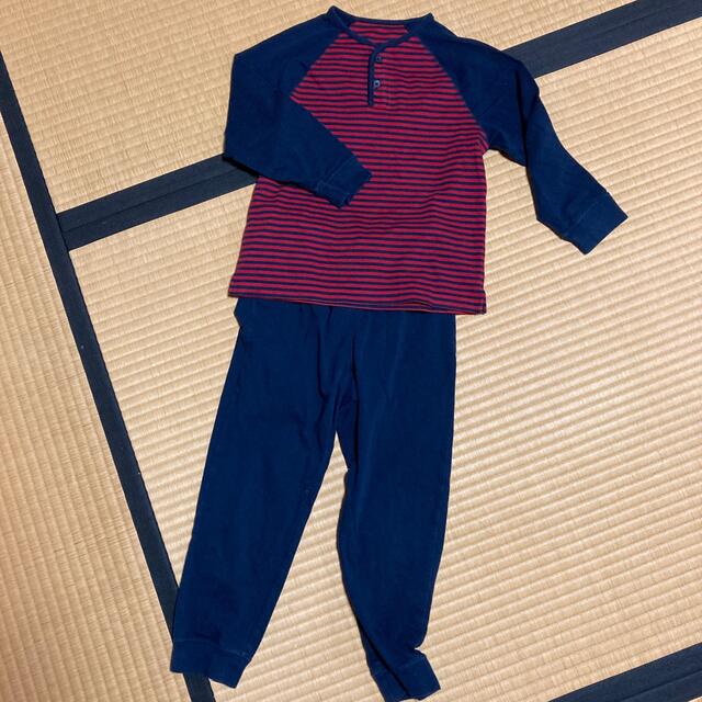 UNIQLO(ユニクロ)のユニクロ　パジャマ　Sサイズ キッズ/ベビー/マタニティのキッズ服男の子用(90cm~)(パジャマ)の商品写真