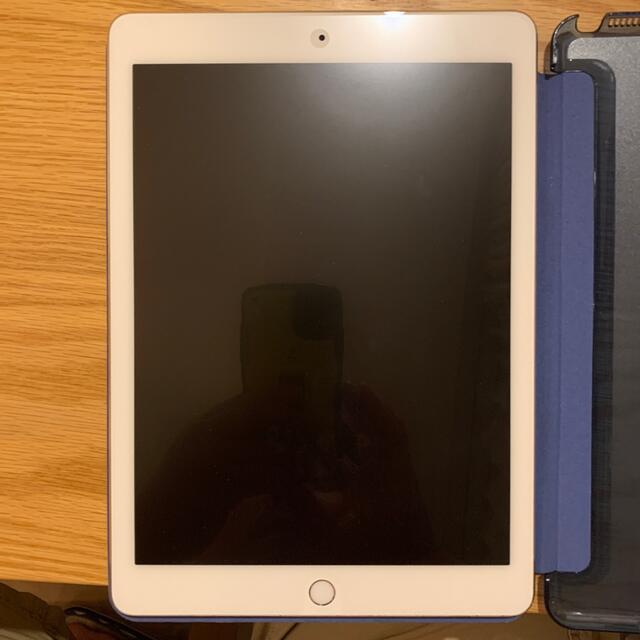 iPad(アイパッド)の中古 iPad Pro 9.7 Wi-Fi 32GB シルバー MLMP2J/A スマホ/家電/カメラのPC/タブレット(タブレット)の商品写真