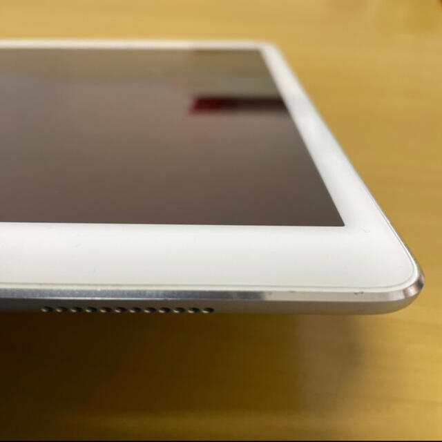 iPad(アイパッド)の中古 iPad Pro 9.7 Wi-Fi 32GB シルバー MLMP2J/A スマホ/家電/カメラのPC/タブレット(タブレット)の商品写真