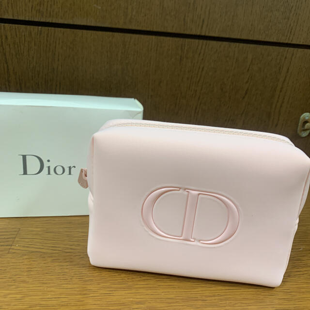 Christian Dior(クリスチャンディオール)のDior ディオール ポーチ　ピンク　新品 レディースのファッション小物(ポーチ)の商品写真