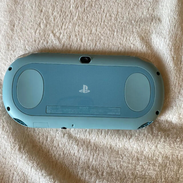 PlayStation Vita(プレイステーションヴィータ)のPlayStation®Vita（PCH-2000シリーズ） 16GBメモリ エンタメ/ホビーのゲームソフト/ゲーム機本体(携帯用ゲーム機本体)の商品写真