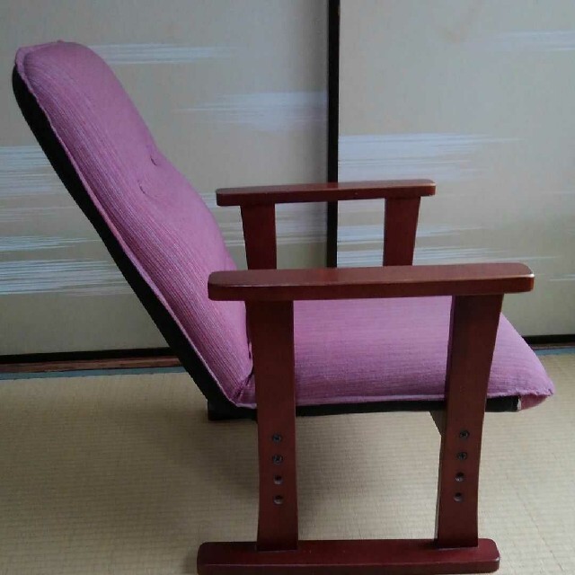 日本製　ヤマザキ　肘付きお座敷高座椅子　取扱説明書付き インテリア/住まい/日用品の椅子/チェア(座椅子)の商品写真