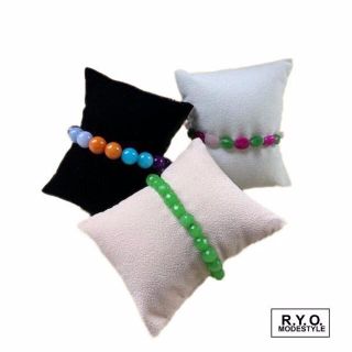 バサバサ様専用　時計　ブレスレット用クッション　(小物入れ)
