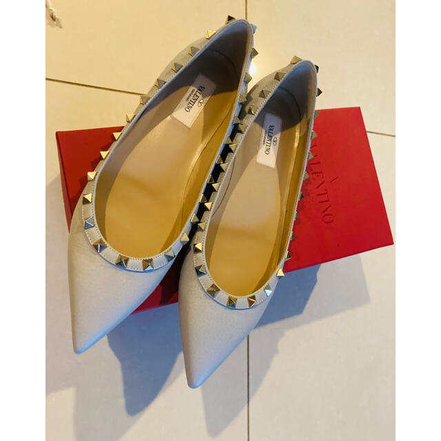⭐︎新品⭐︎VALENTINO⭐︎ロックスタッズフラットパンプス 1着でも