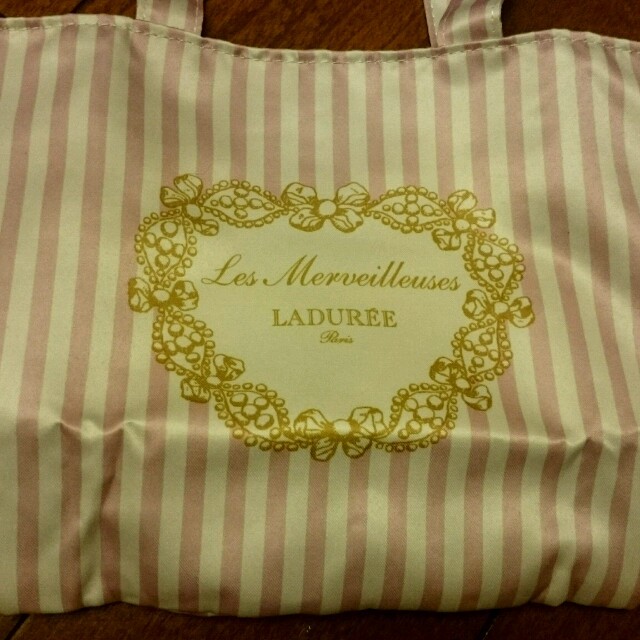 Les Merveilleuses LADUREE(レメルヴェイユーズラデュレ)の☆新品 ラデュレ☆エコバッグにも☆ レディースのバッグ(エコバッグ)の商品写真