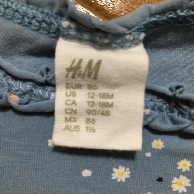 H&M(エイチアンドエム)のH&M Tシャツ　サイズ90 キッズ/ベビー/マタニティのキッズ服女の子用(90cm~)(Tシャツ/カットソー)の商品写真