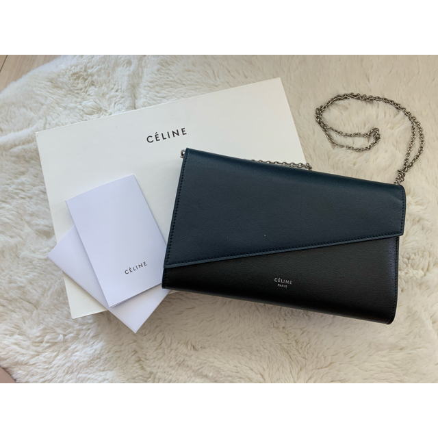 celine(セリーヌ)のセリーヌ　チェーンウォレット　長財布　クラッチバッグ レディースのファッション小物(財布)の商品写真