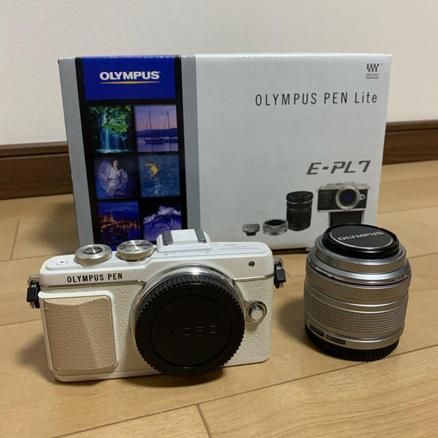 ミラーレス一眼Olympus PEN Lite E-PL7 ホワイト