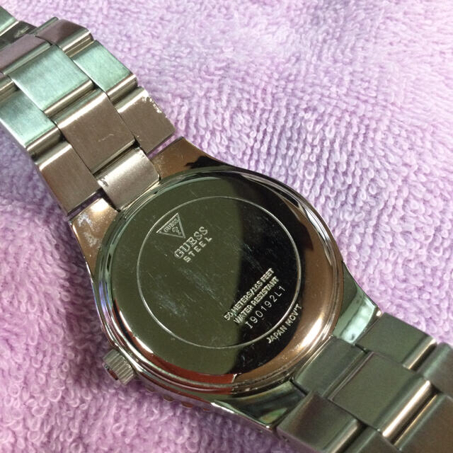 GUESS(ゲス)の♦️GUEES レディス腕時計　5ATM STEEL レディースのファッション小物(腕時計)の商品写真