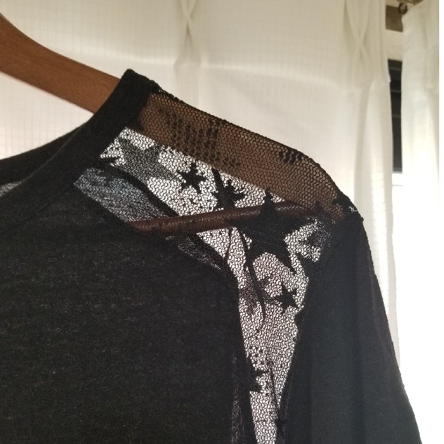 ZARA(ザラ)のZARA　肩透けTシャツ M レディースのトップス(Tシャツ(半袖/袖なし))の商品写真