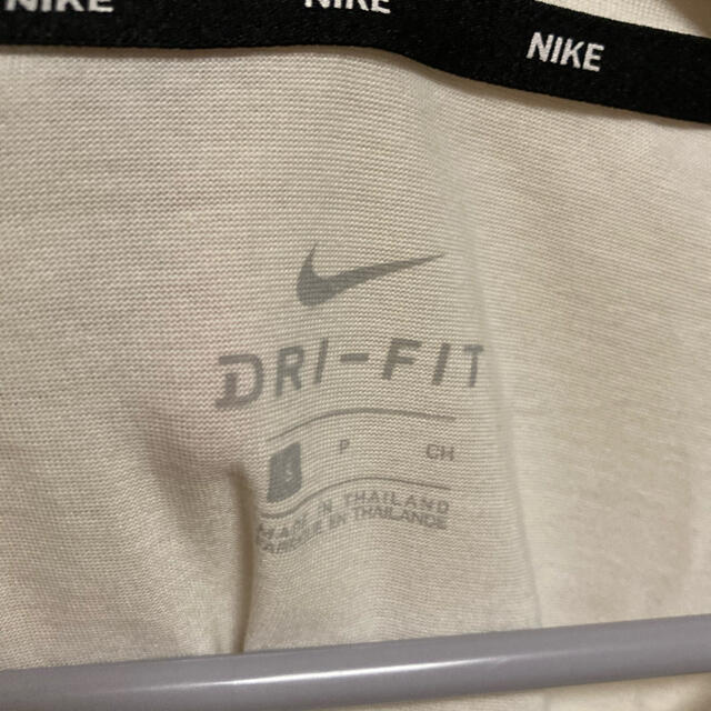 NIKE(ナイキ)のNIKE 半袖Tシャツ レディースのトップス(Tシャツ(半袖/袖なし))の商品写真