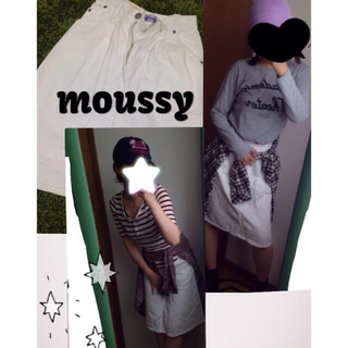 マウジー(moussy)のmoussy フレアデニムスカート  ホワイト(ひざ丈スカート)