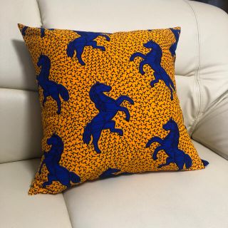 アフリカンファブリック　クッションカバー　馬柄　ハンドメイド　オレンジ×青(ファブリック)