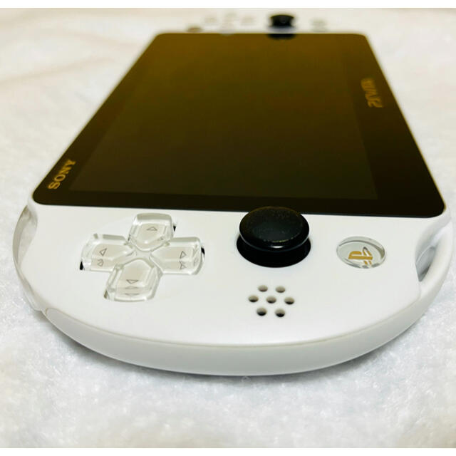 PlayStation PSVita PCH-2000 ZA22 本体 グレイシャーホワイト の通販 by マサ's shop｜プレイステーションヴィータならラクマ Vita - 美品 格安NEW