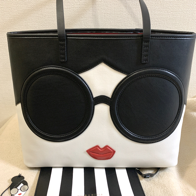 Alice+Olivia(アリスアンドオリビア)の美品◇アリス＋オリビア　トートバッグと付属のポーチセット レディースのバッグ(トートバッグ)の商品写真