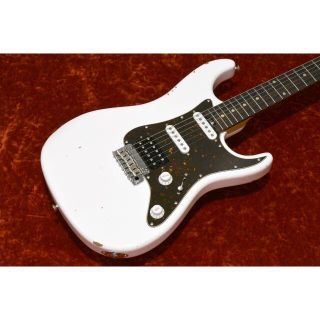 フェンダー(Fender)の美品ストラト infinite Trad ST ホワイト 軽量3.27kg(エレキギター)