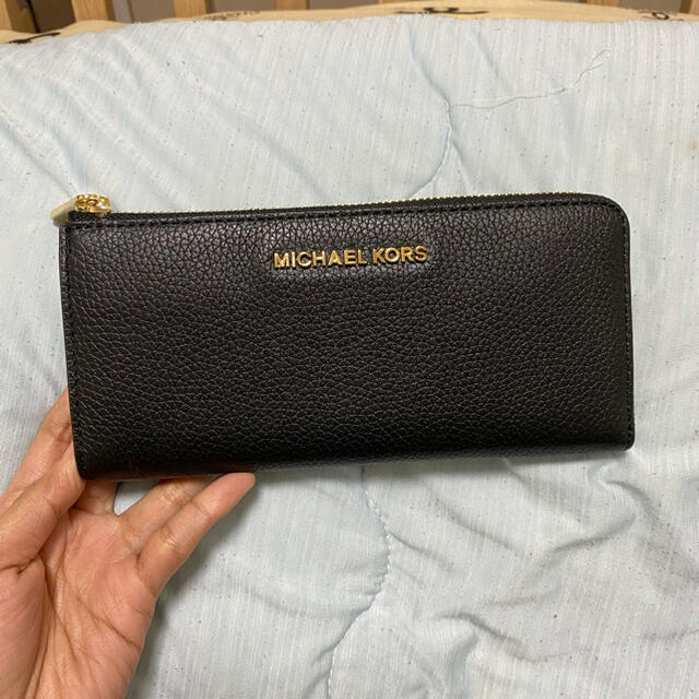 2個michael kors ロングウォレット