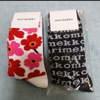 マリメッコ(marimekko)のhana様ご専用💕新品未使用マリメッコピンク系花柄＆黒ロゴソックス２足セット(ソックス)