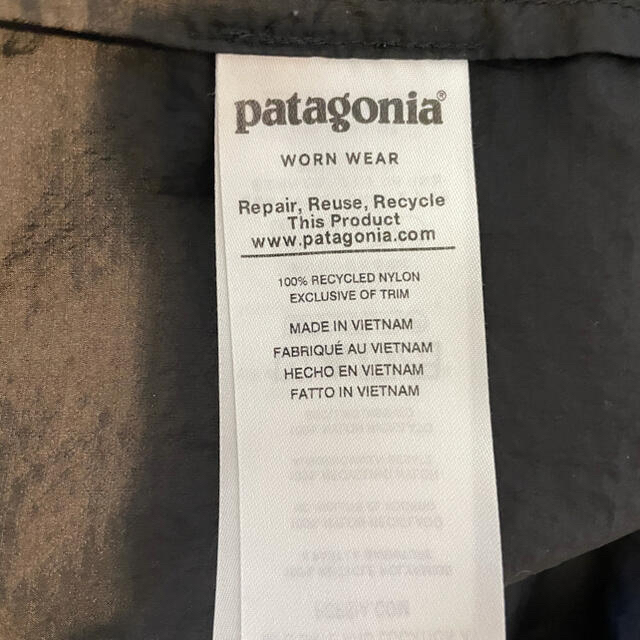 patagonia(パタゴニア)のフーディニジャケット　Patagonia ブラック　メンズSサイズ メンズのジャケット/アウター(ナイロンジャケット)の商品写真