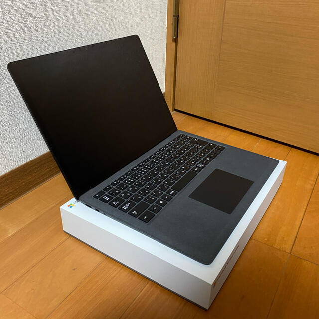 Surface Laptop2512GBメモリ