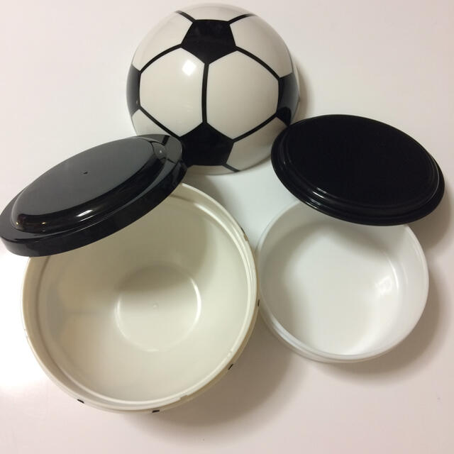 新品　サッカーボール　お弁当箱 インテリア/住まい/日用品のキッチン/食器(弁当用品)の商品写真