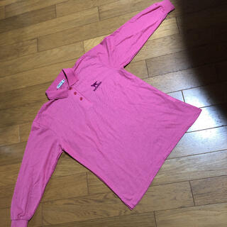 ピンクのポロシャツ(ポロシャツ)