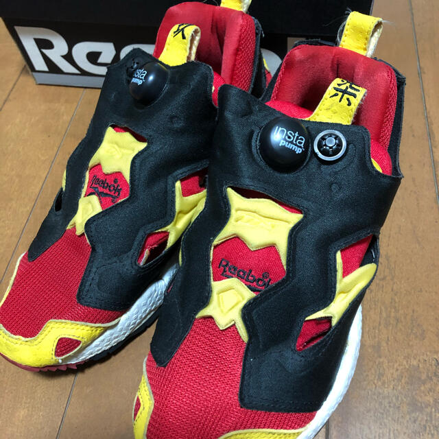 Reebok(リーボック)のリーボック　インスタポンプフューリー メンズの靴/シューズ(スニーカー)の商品写真