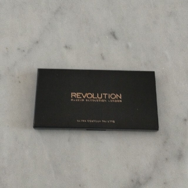 Cosme Kitchen(コスメキッチン)のmake up revolution ultra contour palette コスメ/美容のベースメイク/化粧品(フェイスカラー)の商品写真