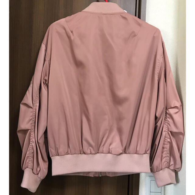 しまむら(シマムラ)のピンク　ma1 ブルゾン　ジャケット レディースのジャケット/アウター(ブルゾン)の商品写真