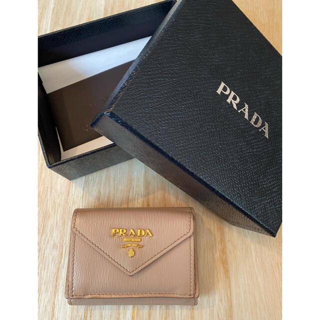 再出品 PRADA プラダ  サフィアーノ ミニ 財布 ベージュ ゴールド