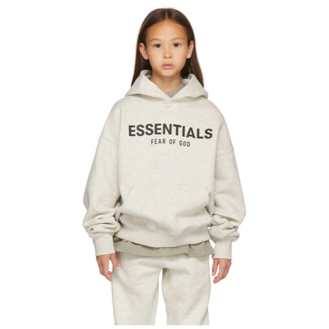 FEAR OF GOD(フィアオブゴッド)のfear of god essentials kids small (6)サイズ キッズ/ベビー/マタニティのキッズ服男の子用(90cm~)(その他)の商品写真